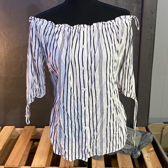 F & F Tops - F & F. 
US size 8